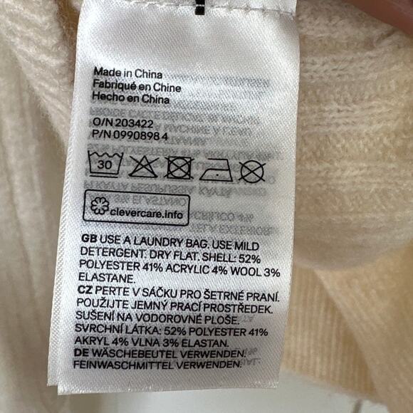 H&M Women's Cream V-Neck Cardigan with Jewel Buttons, Size XS, EUC - Picture 5 of 7